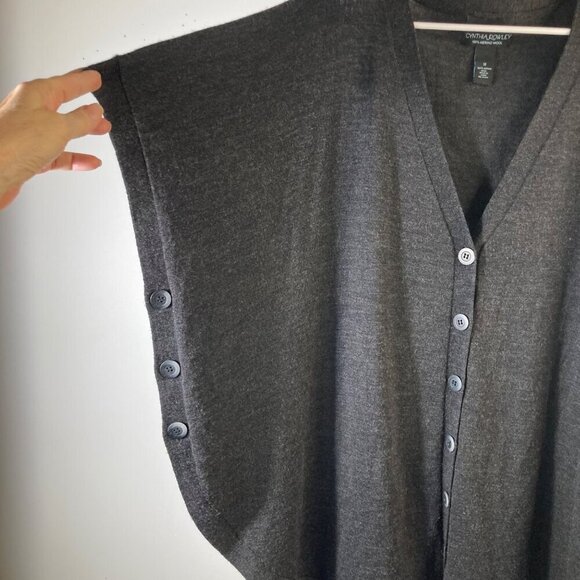 Womens Cynthia Rowley Merino Wool Sweater Poncho Gray Black M Wool Button Detail - Picture 4 of 7